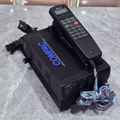 Picture of تليفون سياره قديم 