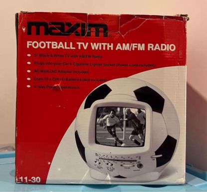 صورة تلفزيون جديد على شكل كره قدم