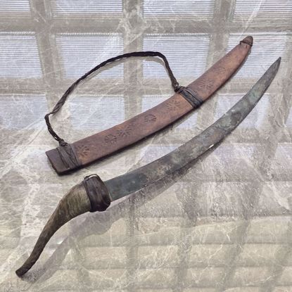 Picture of سبف قديم للزينه اليده قرن